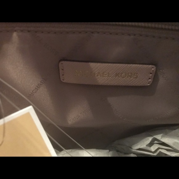 Micheal Kors ❤️SOLD❤️ - Picture 4 of 6